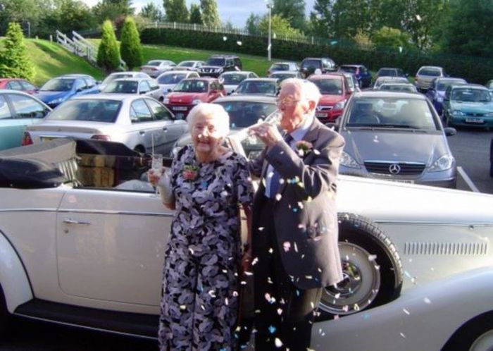 This Couple Spent Every Moment Together (5 pics)