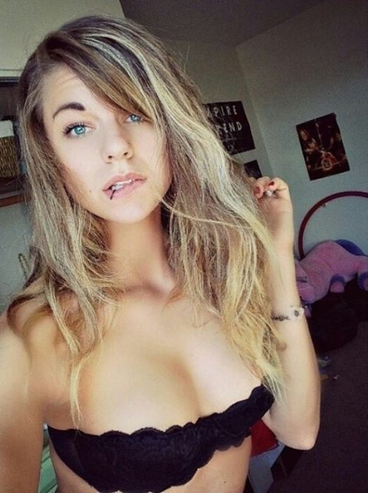 You'll Love Every Single One Of These Sexy Selfies (39 pics)