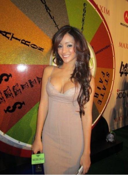 Let That Dress Squeeze You Tight (53 pics)