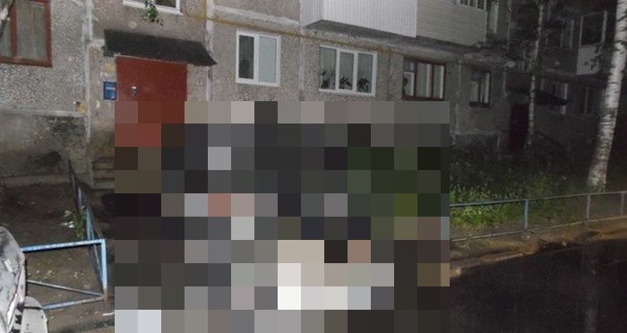 Don't Park In This Spot In Russia (3 pics)