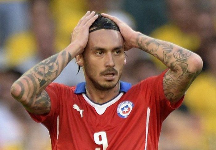 This Man Will Never Forget This Missed Goal (7 pics)