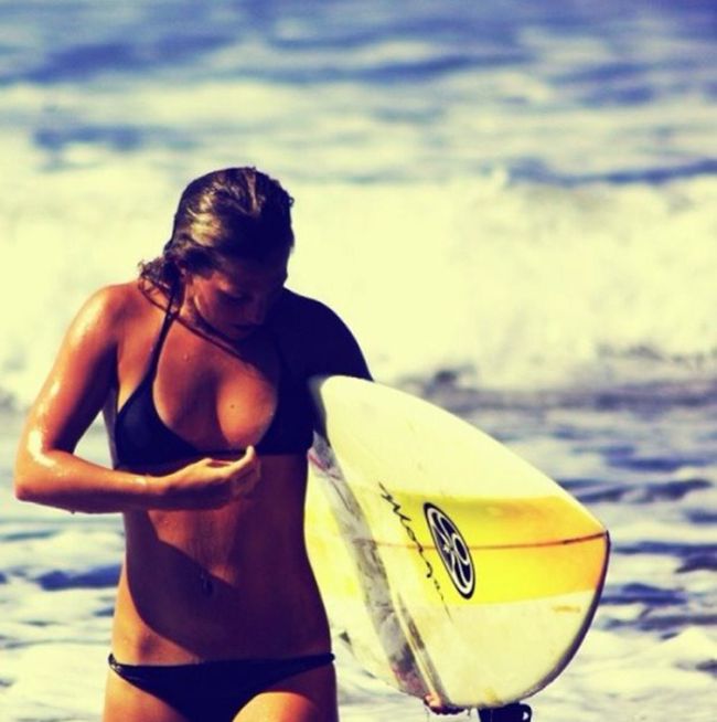 Surfer Chicks Know What's Up (42 pics)