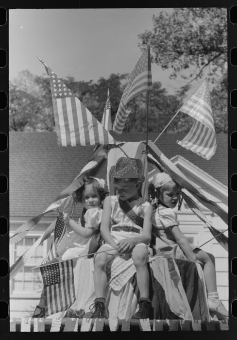 How America Celebrated 4th Of July In 1941 (49 pics)