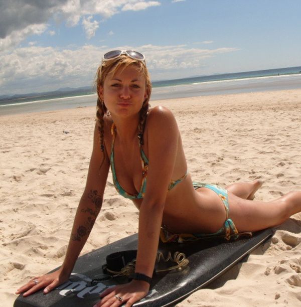 Beautiful Babes With Boards And Waves (50 pics)