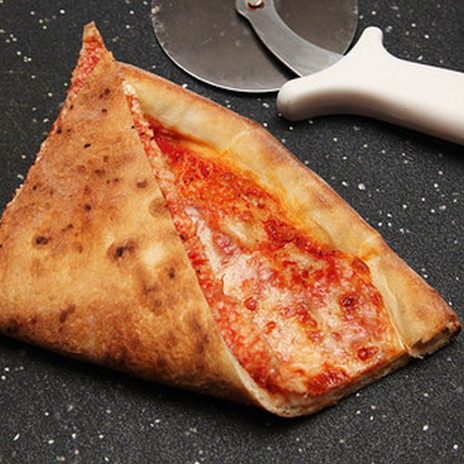 You Will Never Eat Leftover Pizza The Same Way Again (8 pics)