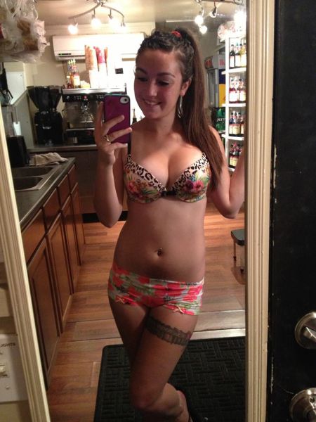 Why Can't All Baristas Look Like This? (54 pics)