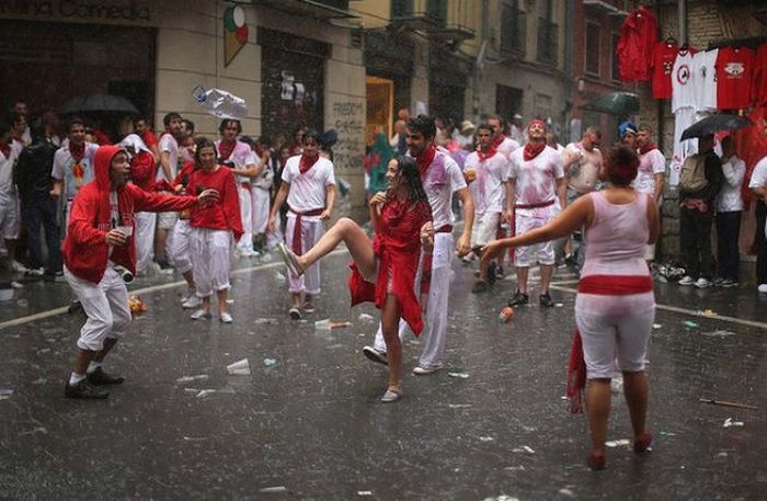 Spain's Annual Street Festival Is A Lot Of Fun (57 pics)