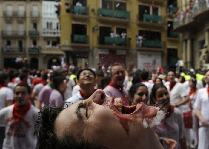 Spain's Annual Street Festival Is A Lot Of Fun (57 pics)