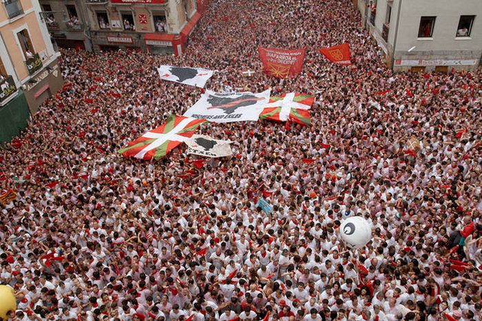 Spain's Annual Street Festival Is A Lot Of Fun (57 pics)