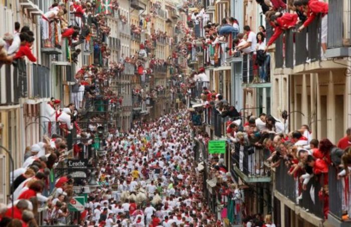 Spain's Annual Street Festival Is A Lot Of Fun (57 pics)