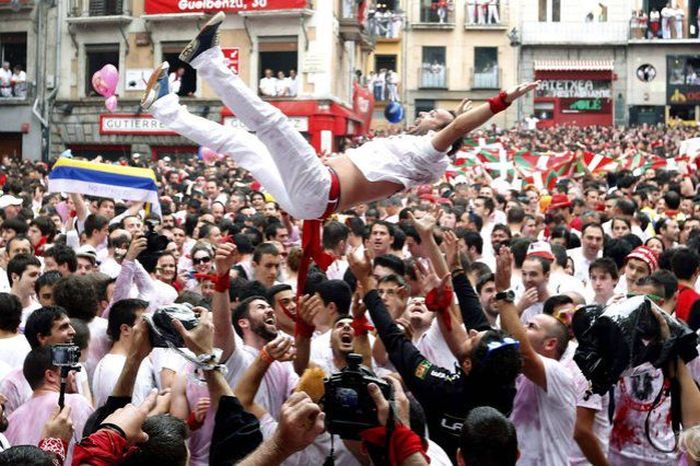 Spain's Annual Street Festival Is A Lot Of Fun (57 pics)