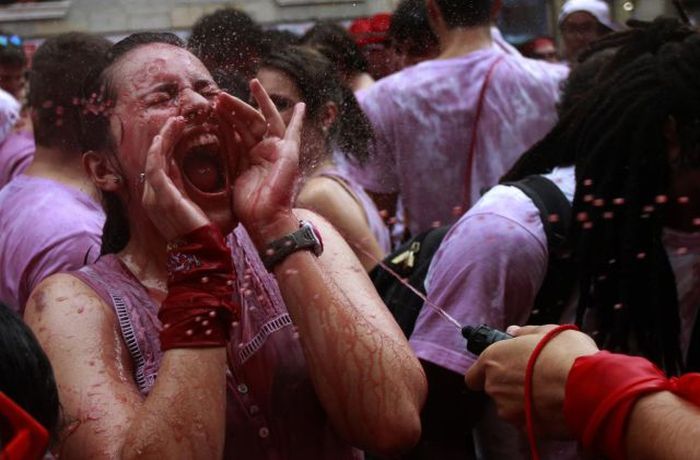 Spain's Annual Street Festival Is A Lot Of Fun (57 pics)