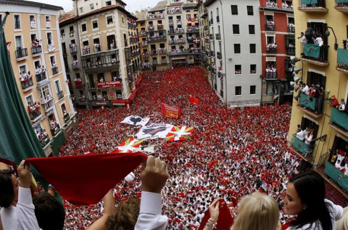 Spain's Annual Street Festival Is A Lot Of Fun (57 pics)