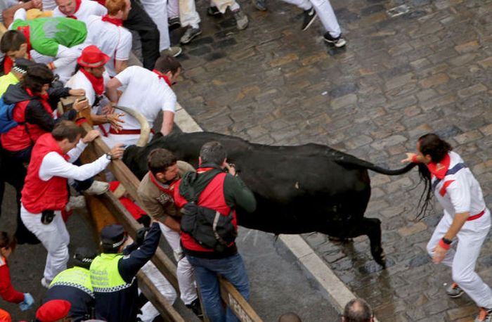 Spain's Annual Street Festival Is A Lot Of Fun (57 pics)