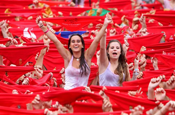 Spain's Annual Street Festival Is A Lot Of Fun (57 pics)