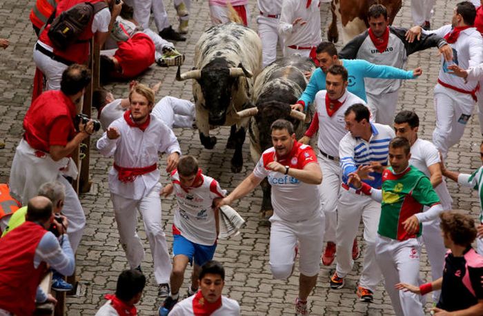 Spain's Annual Street Festival Is A Lot Of Fun (57 pics)