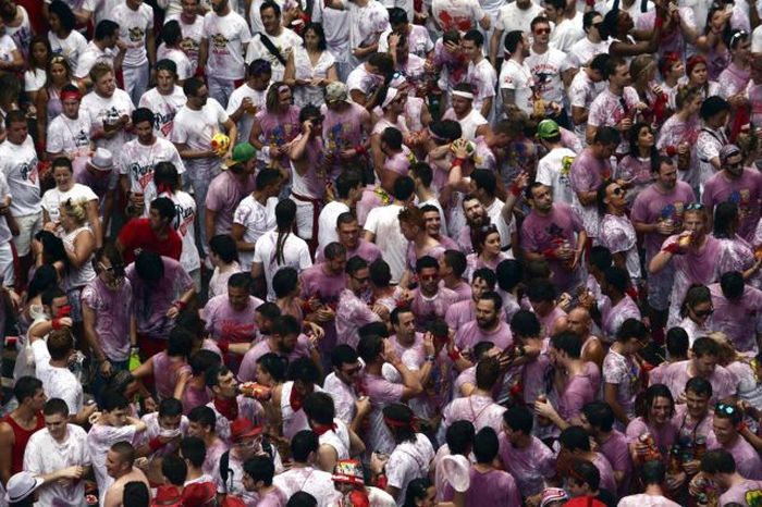 Spain's Annual Street Festival Is A Lot Of Fun (57 pics)