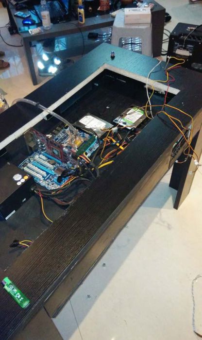 Custom PC For All Your Computer Needs (14 pics)