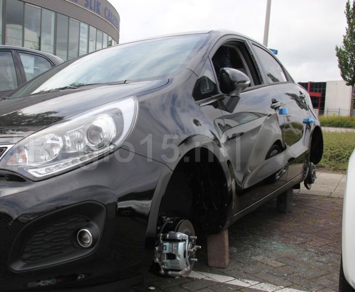 These Cars Aren't Moving Anytime Soon (9 pics)