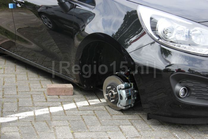 These Cars Aren't Moving Anytime Soon (9 pics)