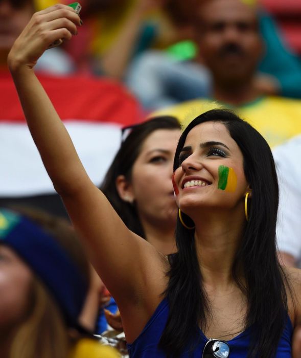 Hot Babes Represent Their Team At The World Cup (26 pics)