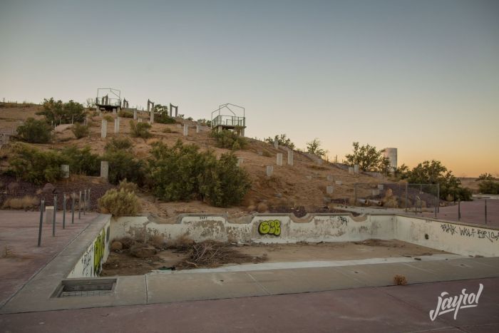 This Abandoned Water Park Looks A Little Sad (38 pics)