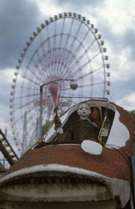 Theme Parks Get Creepy When They're Abandoned (62 pics)