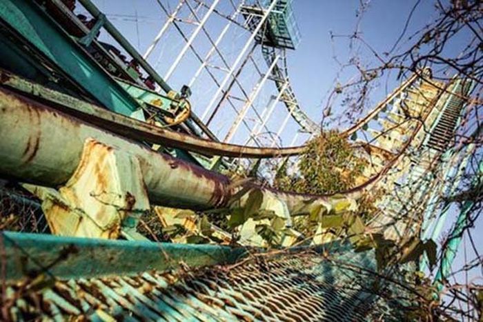 Theme Parks Get Creepy When They're Abandoned (62 pics)