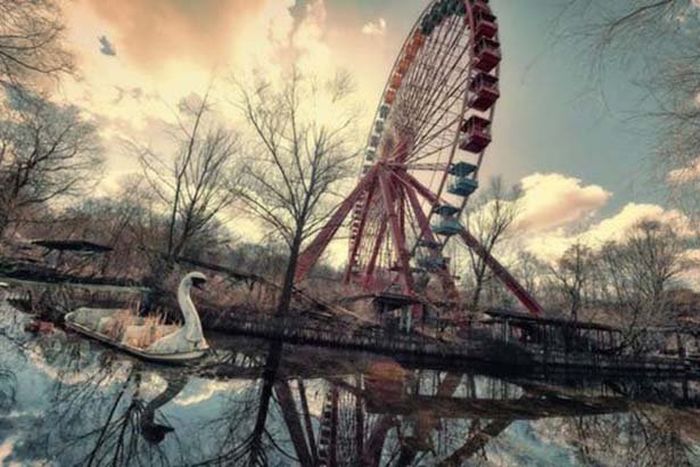 Theme Parks Get Creepy When They're Abandoned (62 pics)