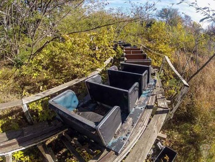 Theme Parks Get Creepy When They're Abandoned (62 pics)