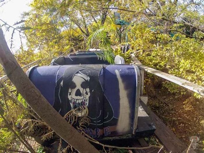 Theme Parks Get Creepy When They're Abandoned (62 pics)