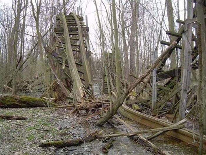 Theme Parks Get Creepy When They're Abandoned (62 pics)