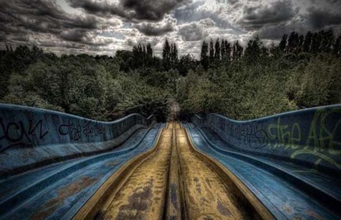 Theme Parks Get Creepy When They're Abandoned (62 pics)