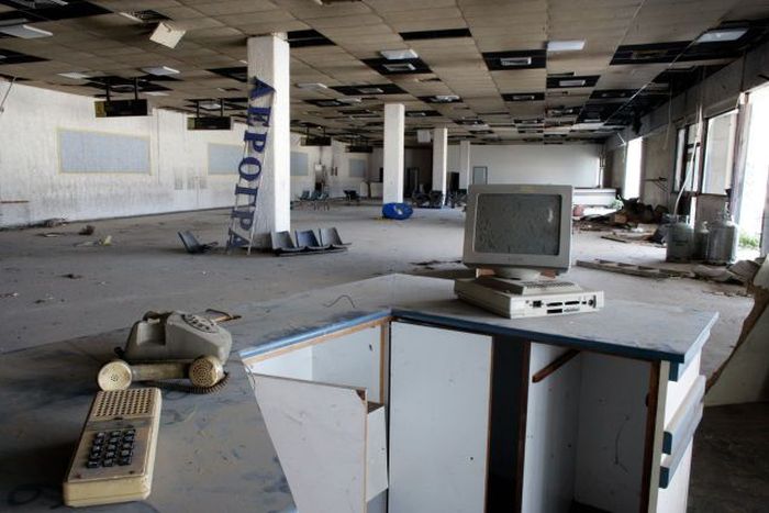 Athens Has An Amazing Abandoned Airport (33 pics)