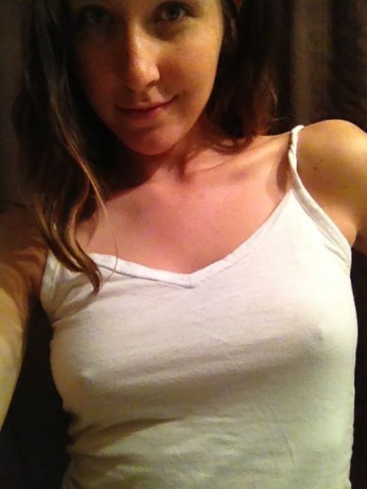 When Girls Go Without Bras (59 pics)