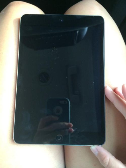 Why You Need To Be Careful With Your iPad (3 pics)