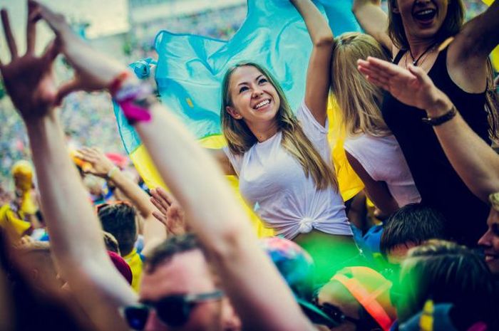 The Beautiful Babes From Tomorrowland 2014 (44 pics)