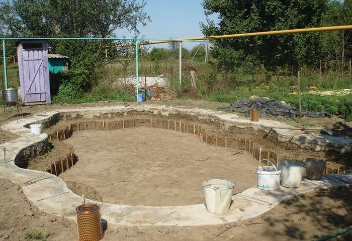 Custom Built DIY Swimming Pool (20 pics)