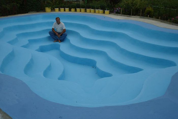 Custom Built DIY Swimming Pool (20 pics)