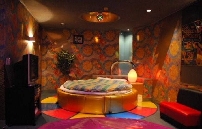 See The Inside Of Japanese Love Hotels (21 pics)