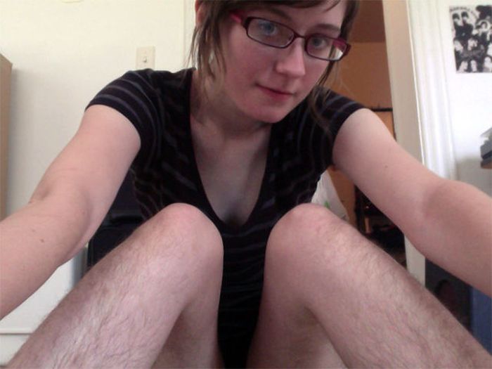 Women Showing Off Their Hairy Legs (25 pics)