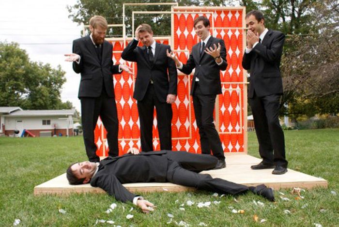 Groomsmen Photos With A Twist (21 pics)