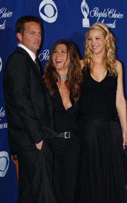Nice To See The Cast Of "Friends" Are Really Friends (13 pics)