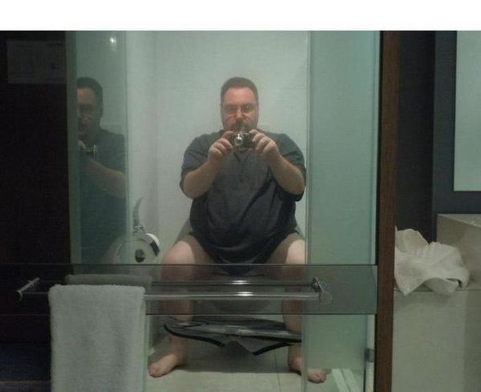 These People Picked The Worst Time To Take A Selfie (36 pics)