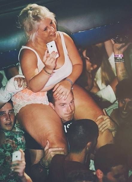 The Music Festival Experience In A Nutshell (30 pics)