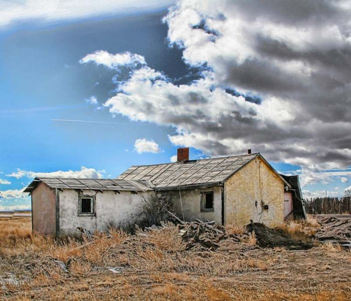 Creepy Abandoned Houses (27 pics)