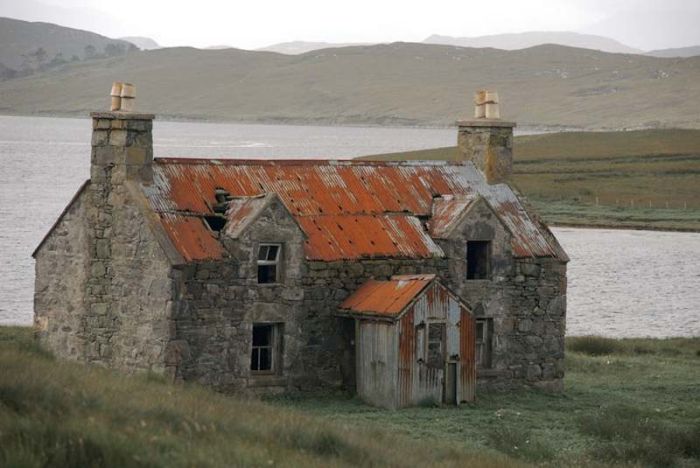 Creepy Abandoned Houses (27 pics)