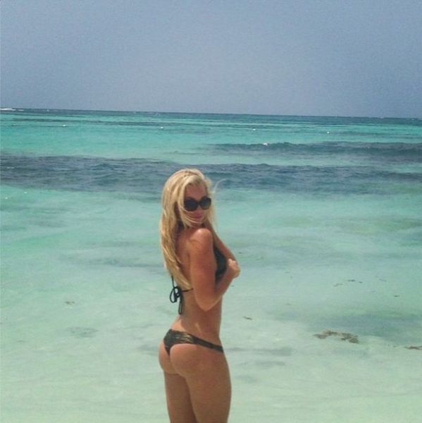 Bikinis Are The Best Thing About Summer (44 pics)