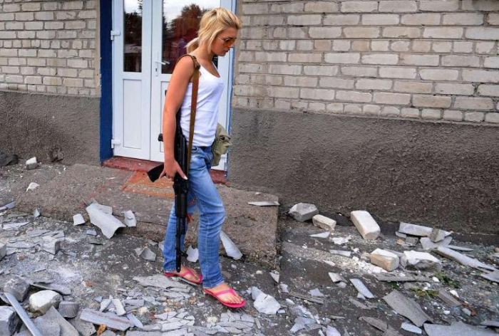 Blond Pro-Russian Fighter (5 pics)