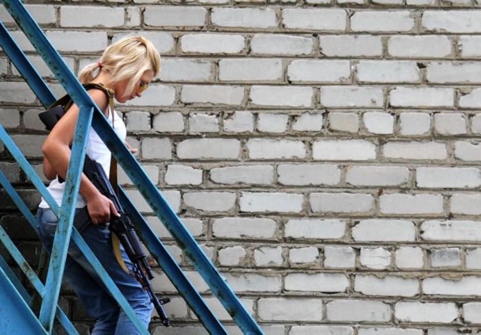 Blond Pro-Russian Fighter (5 pics)